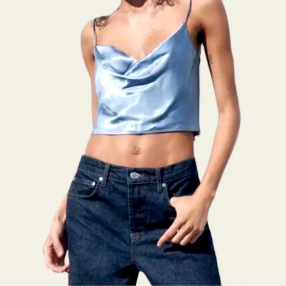 EUC Sheeny Crop Top - Picture 2 of 7